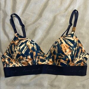PINK Victoria's Secret Tie-Dye Bra Lightly Lined Size 34B Never worn Wireless